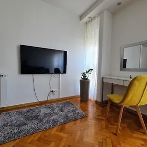 Papedoni Apartament